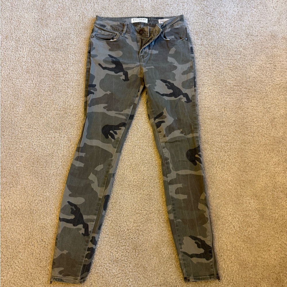 Bullhead Gray Camo Ankle Skinny Jeans